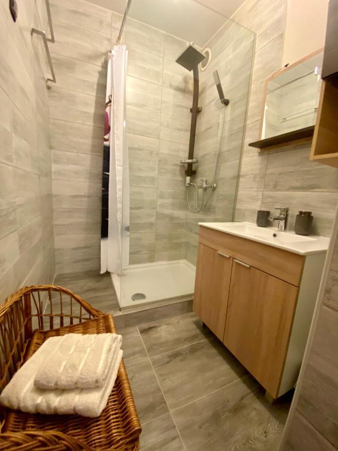 Apartment With Balcony And Free Parking Zadar Buitenkant foto